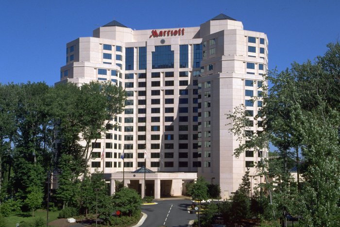 marriott hotels in falls church va