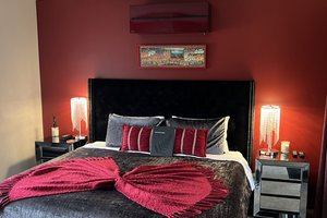 Room & Suite
