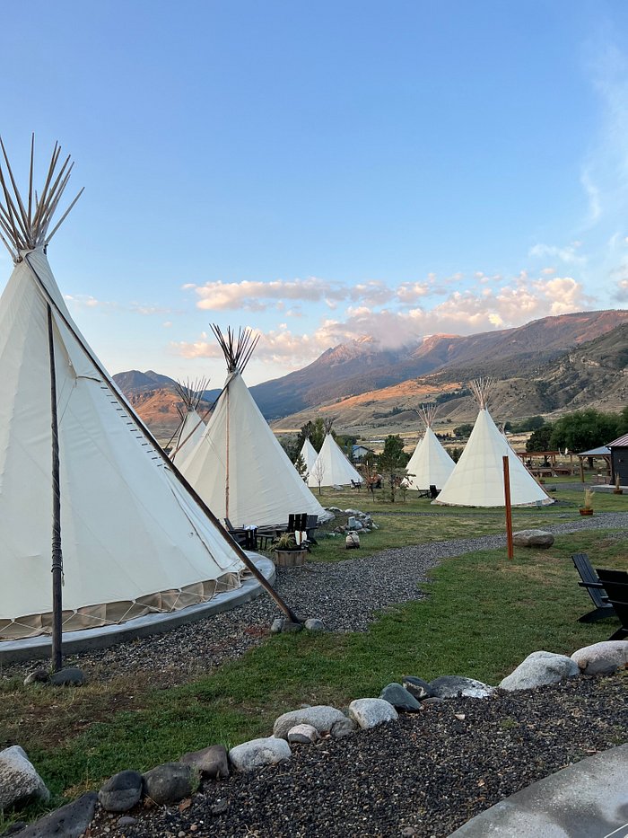 DREAMCATCHER TIPI HOTEL: 2022 Prices & Reviews (Gardiner, MT) - Photos ...