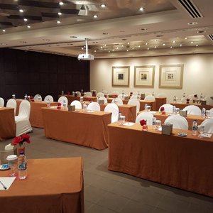 Ramada Plaza by Wyndham Dubai Deira in Dubai, image may contain: Meal, Restaurant, Cafeteria, Buffet