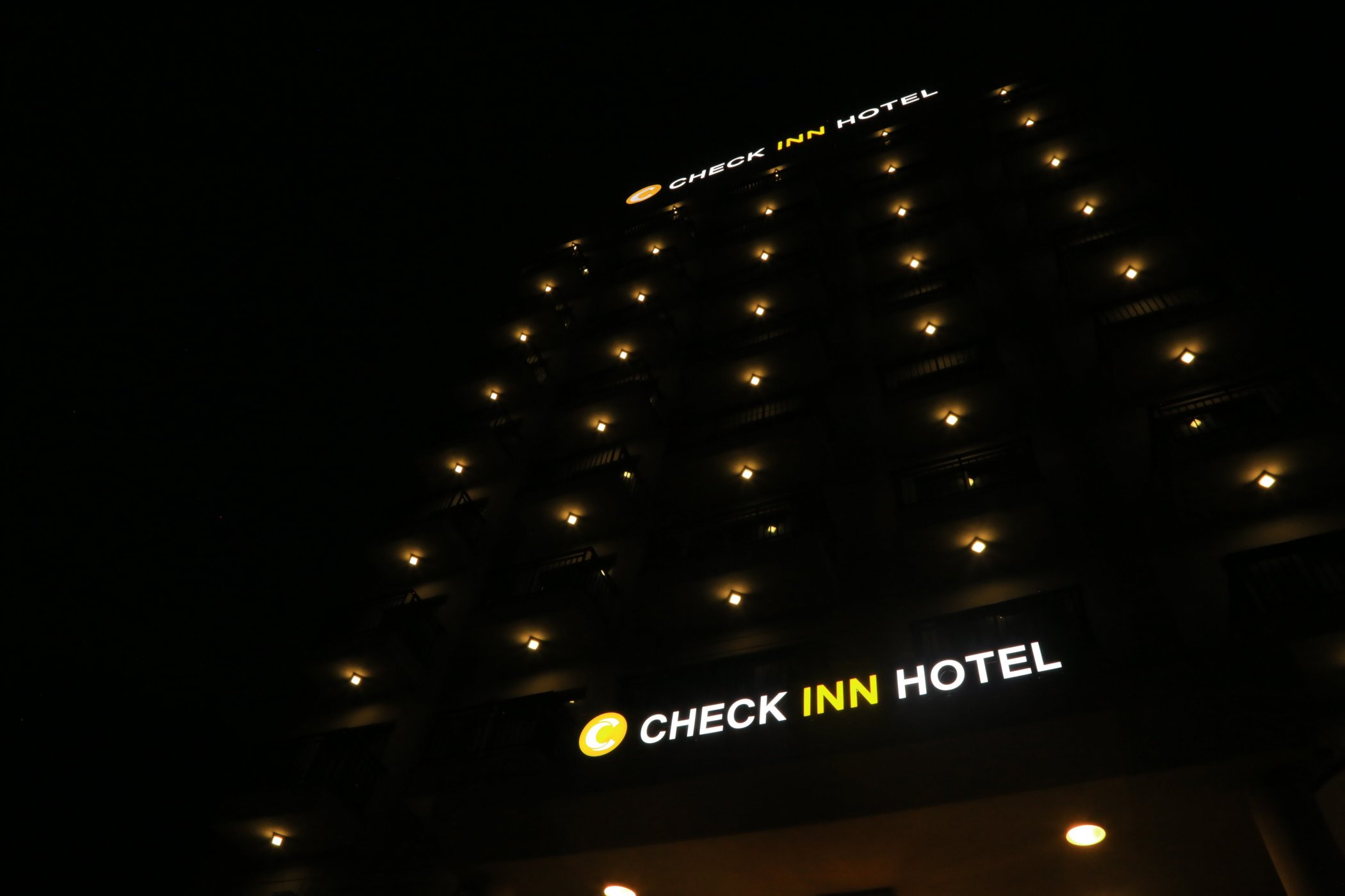 Checkinn Hotel image