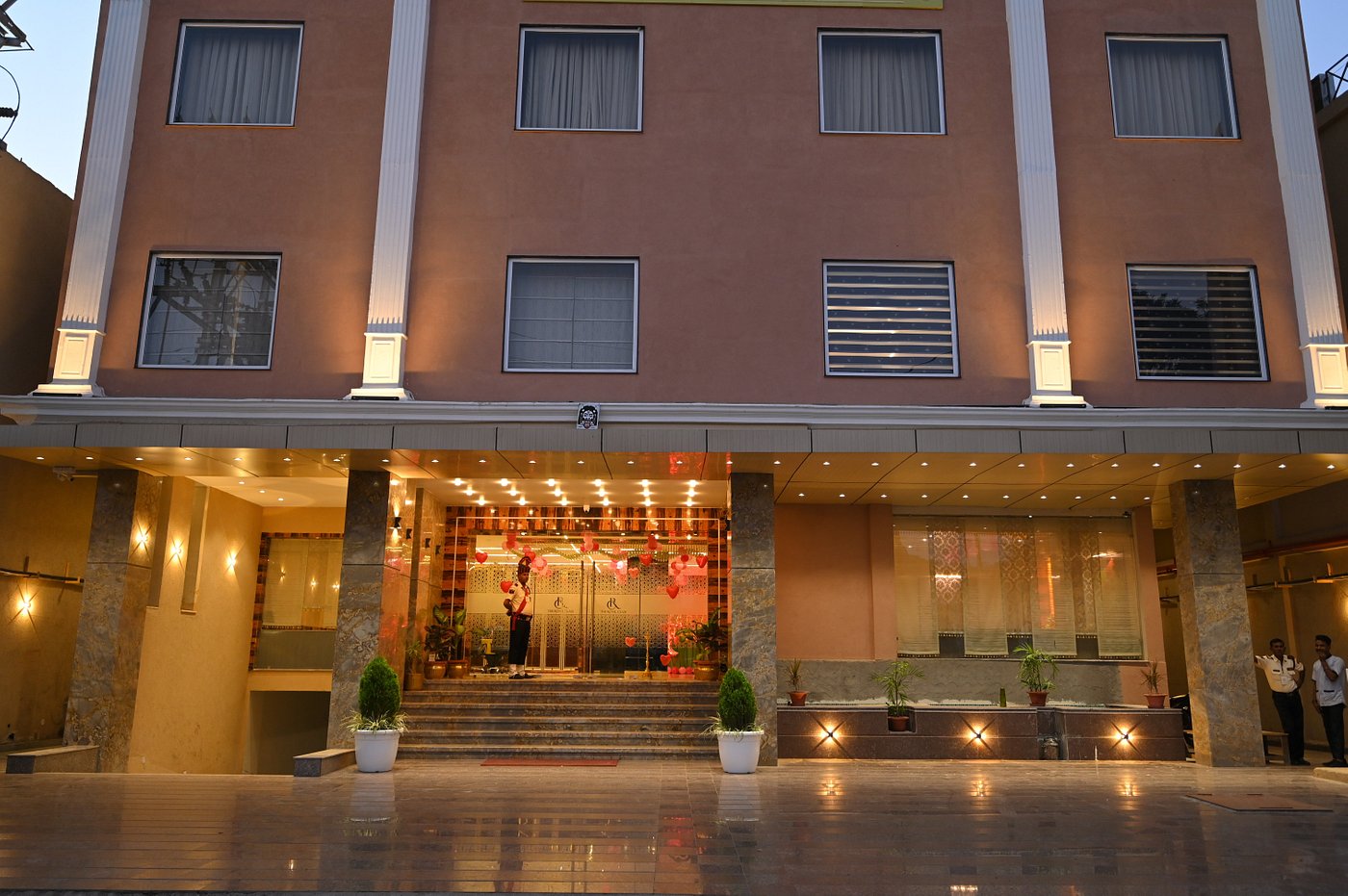 tourist hotel gwalior