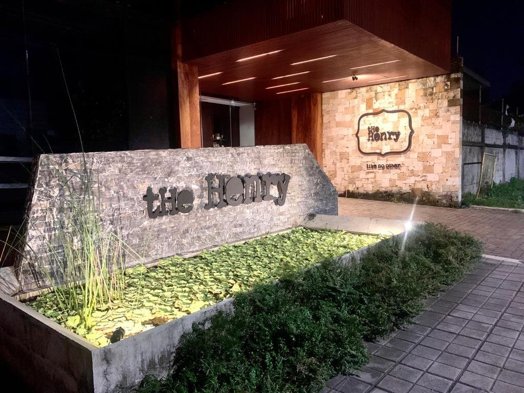 THE HENRY HOTEL ROOST BACOLOD - Hotel Reviews, Photos, Rate Comparison ...