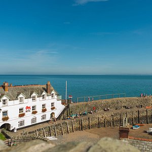 Situated on the harbour, every Red Lion room boasts sea views.