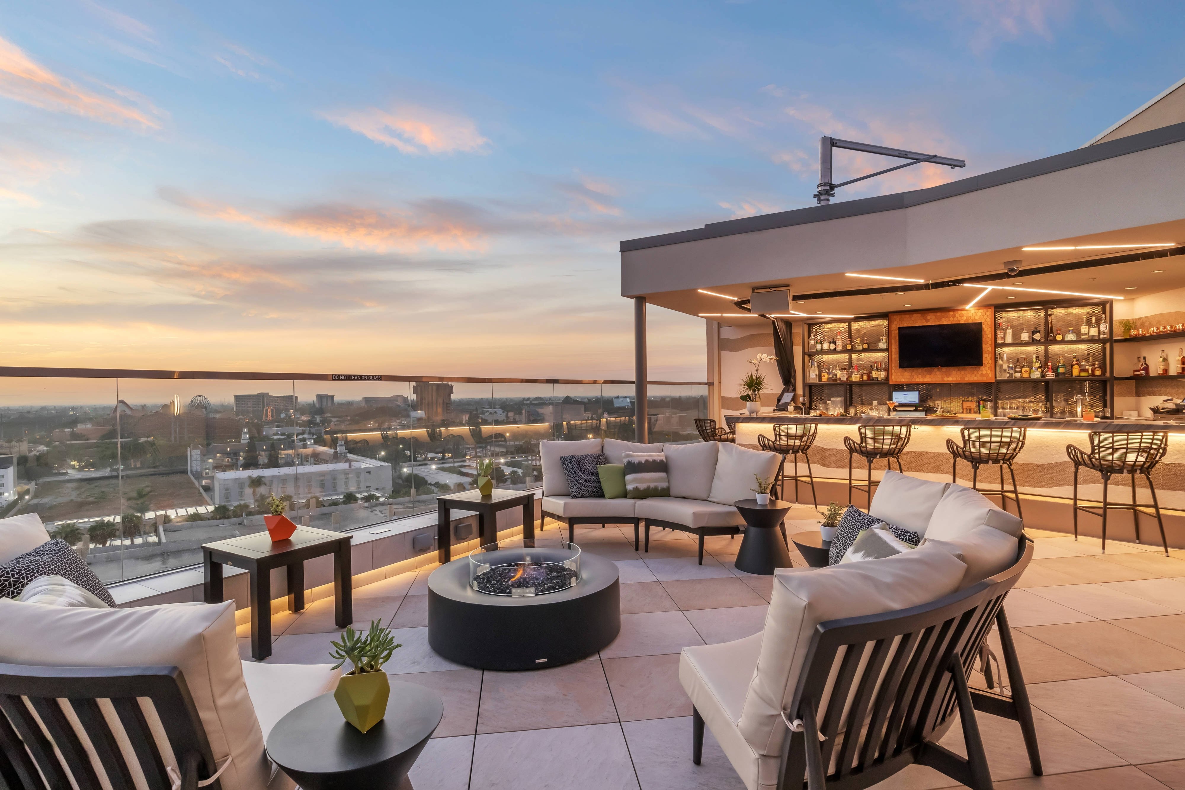 JW MARRIOTT ANAHEIM RESORT Updated 2023 Prices Hotel Reviews CA   Parkestry Rooftop Seating 