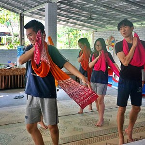Learn of Javanese dance at Pentingsari village, Yogyakarta. Group of Sekolah Harapan Bangsa Cambridge, Jakarta