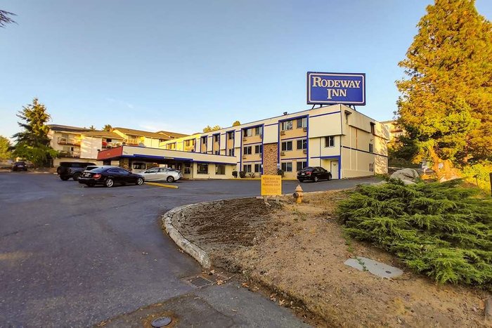 Rodeway Inn SeaTac Smoking Rooms Available: Pictures & Reviews ...