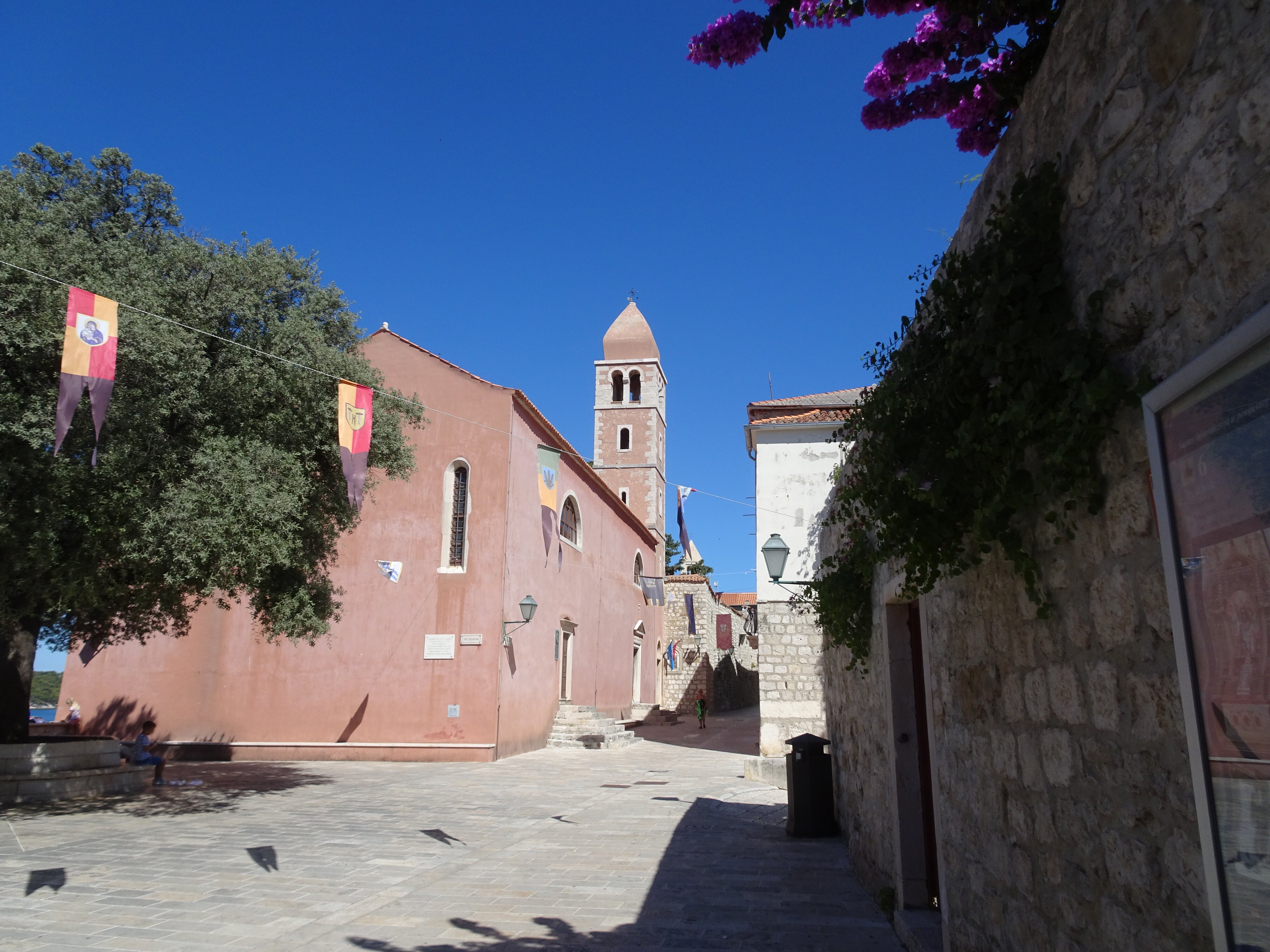 CHURCH OF ST JUSTINE RAB TOWN (Ciudad De Rab) - 2022 Qué Saber Antes De ...