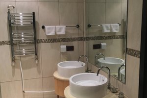 Room & Suite