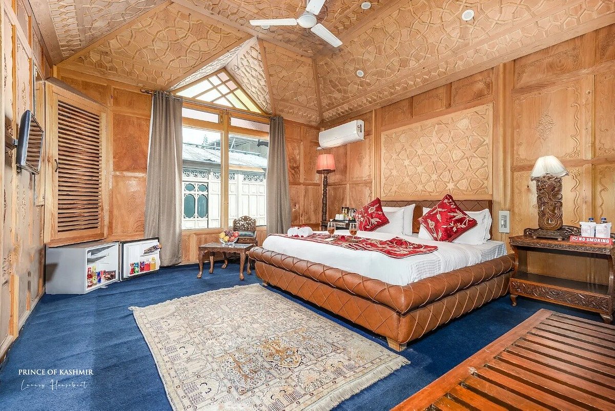 PRINCE OF KASHMIR LUXURY HOUSEBOAT (Индия/Шринагар) - отзывы, фото и  сравнение цен - Tripadvisor