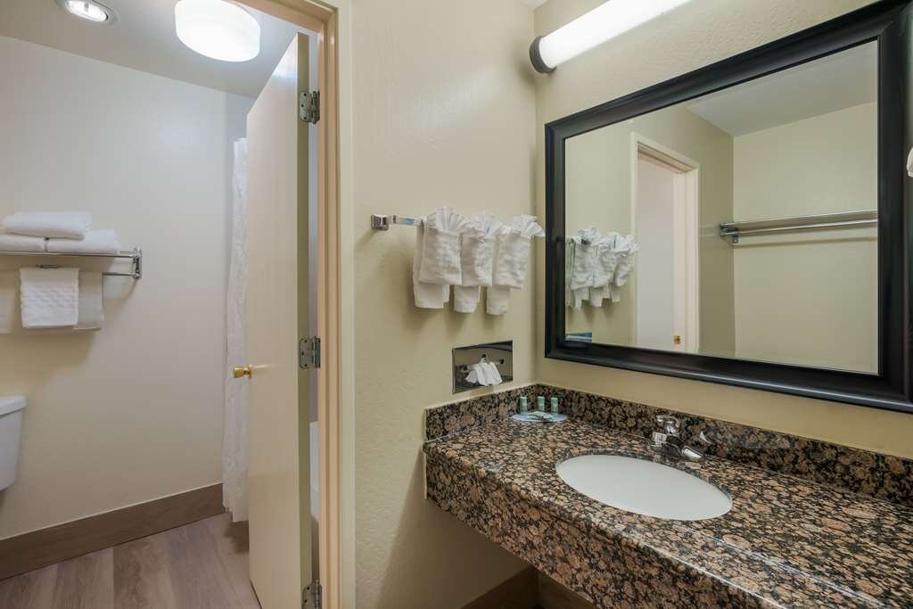 BEST WESTERN AMADOR INN $96 ($̶1̶0̶8̶) - Updated 2023 Prices & Hotel ...