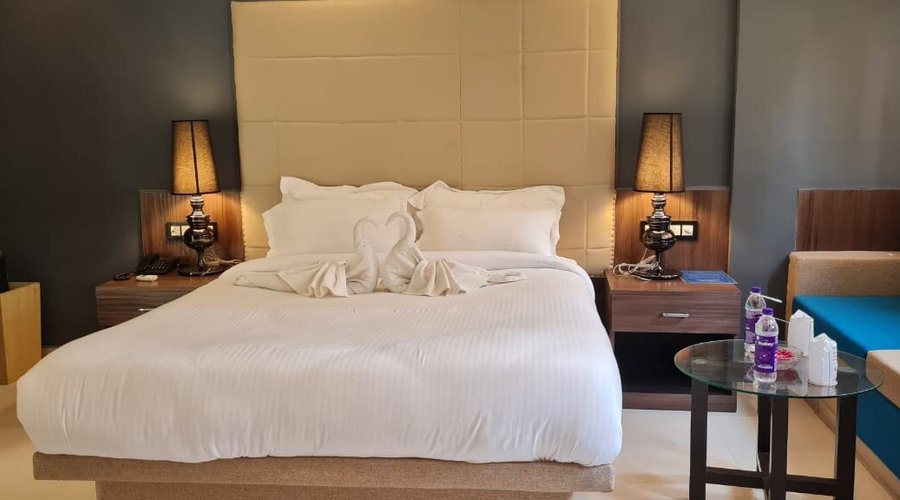 Premium classic room with city view 