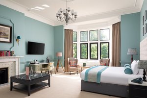 Room & Suite