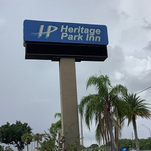 
Whether you're in Kissimmee/Orlando for a night, a week or an extended stay, you'll feel at home at The Heritage Park in your spacious hotel room.