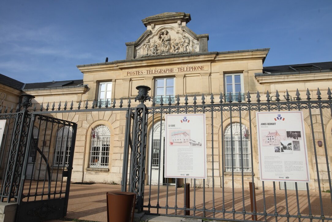 Le Fronton De La Poste De Givry - 2022 Alles Wat U Moet Weten VOORDAT ...