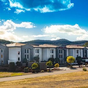 Hampton Inn Prescott in Prescott, image may contain: Suburb, Housing, Building, Architecture