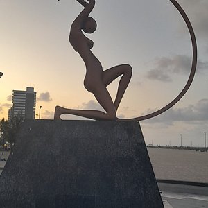 Monumento na Praia de Iracema.