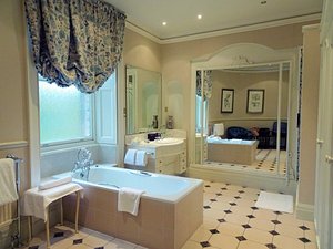 INVERLOCHY CASTLE HOTEL - Updated 2023 Prices & Reviews (Fort William ...