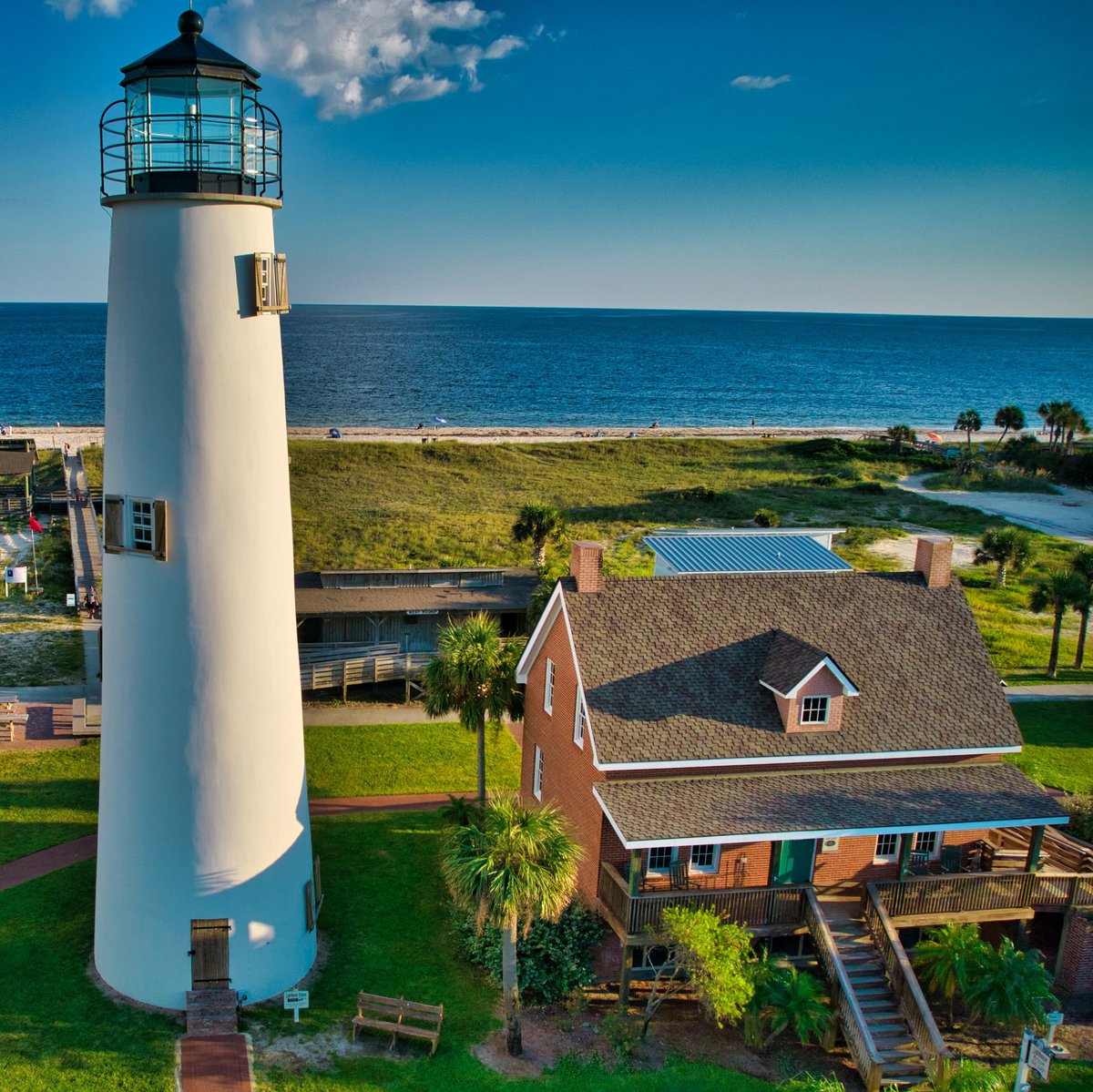 SAINT ISLAND LIGHTHOUSE, GIFT SHOP AND MUSEUM (St. Island