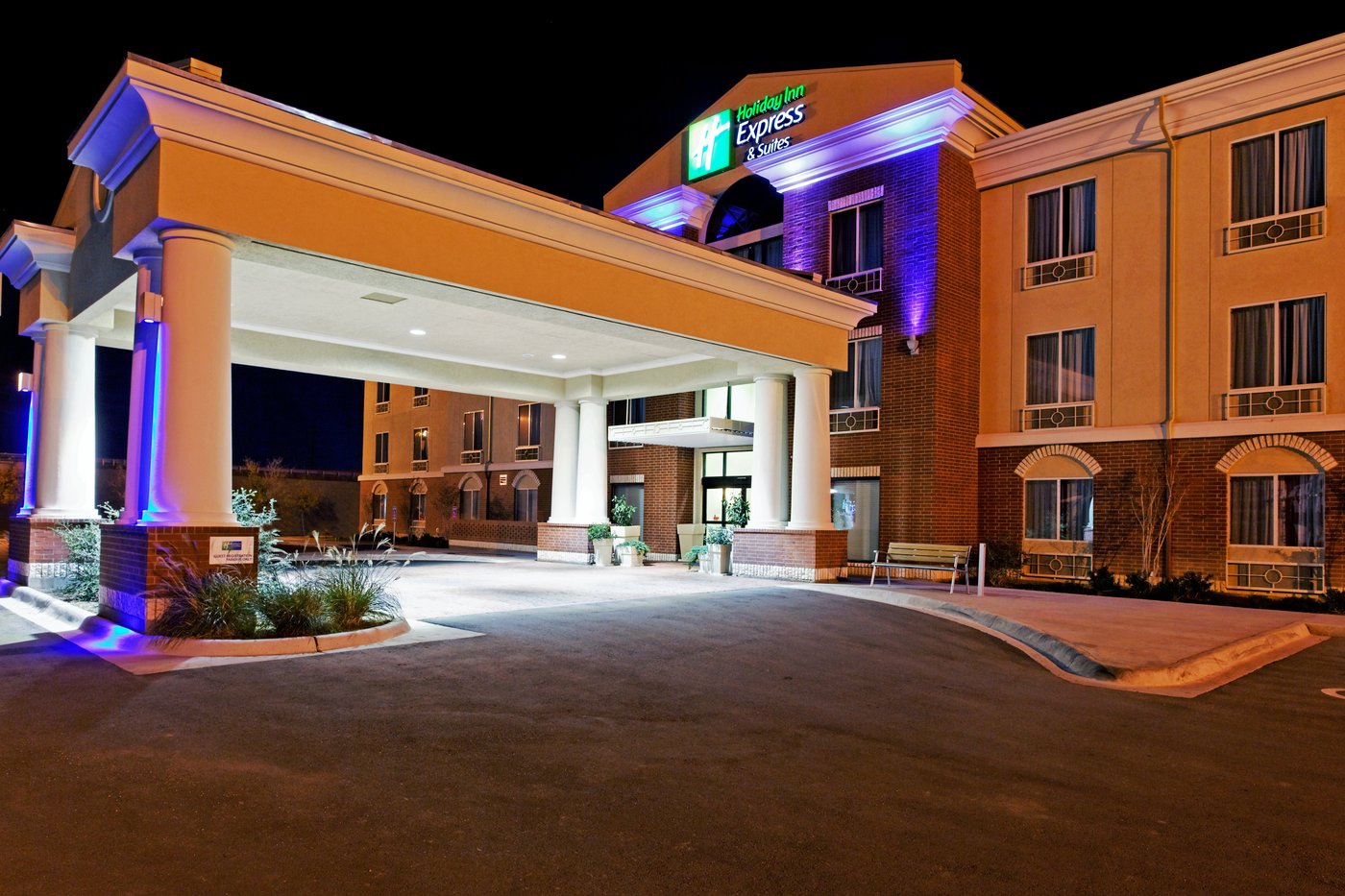 HOLIDAY INN EXPRESS & SUITES OZONA, AN IHG HOTEL $124 ($̶1̶3̶4̶ ...