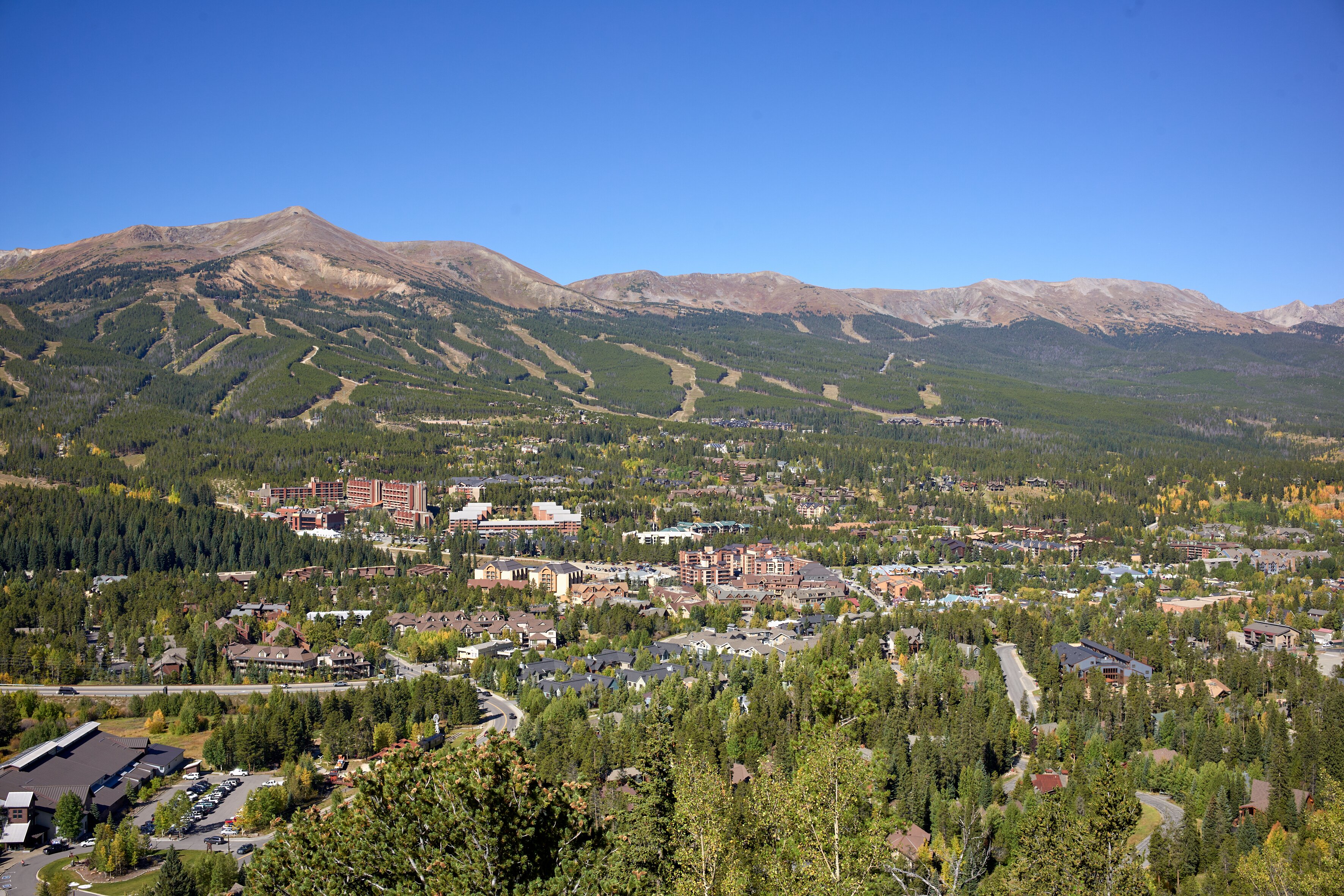 HILTON GRAND VACATIONS CLUB VALDORO MOUNTAIN LODGE BRECKENRIDGE   Caption 