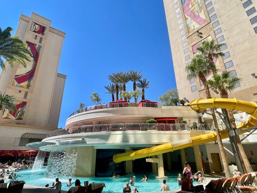 ゴールデン ナゲット ホテル & カジノ (Golden Nugget Las Vegas 