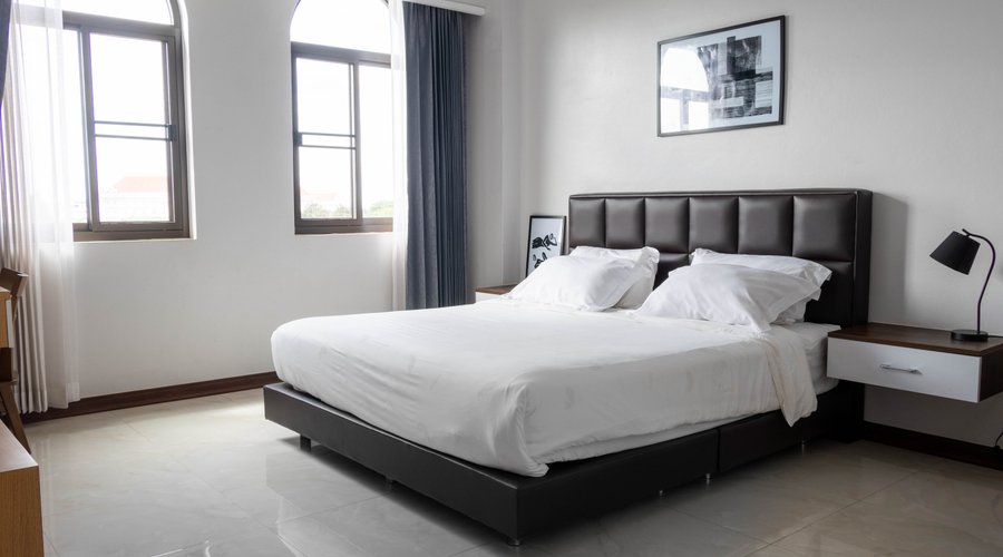 Spacious bedroom