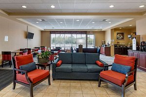 Comfort Inn Sturgeon Falls in Sturgeon Falls, image may contain: Furniture, Indoors, Couch, Home Decor