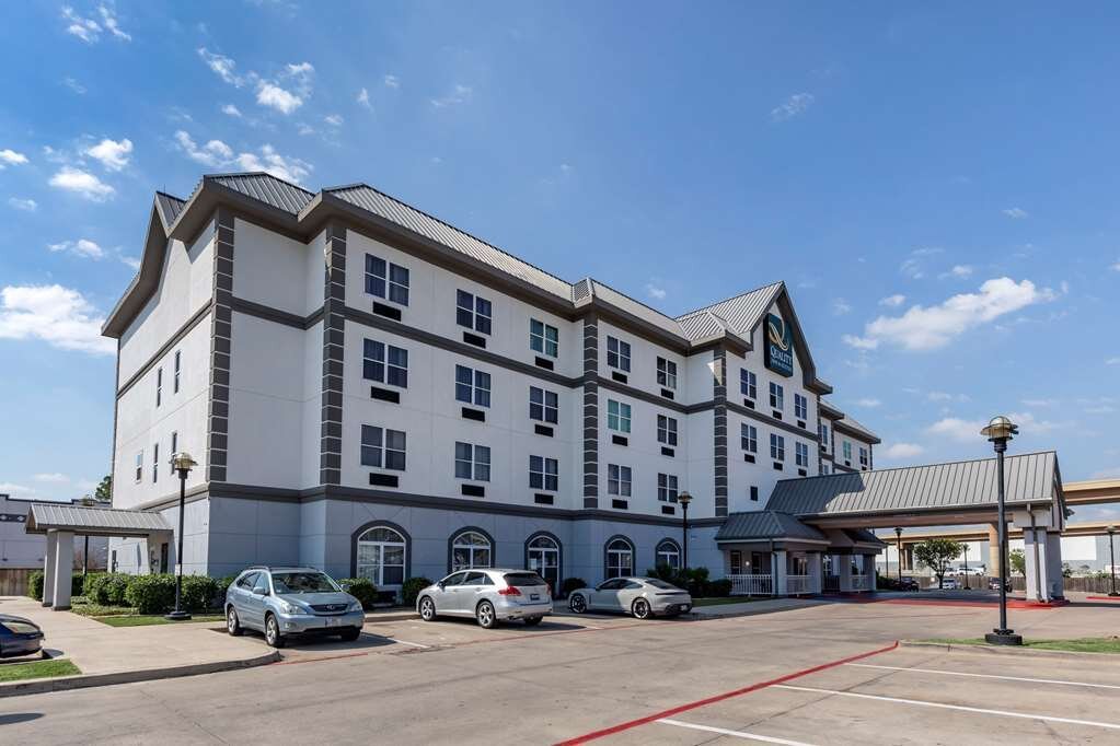 QUALITY INN & SUITES I-35 / WALNUT HILL - Prices & Hotel Reviews ...