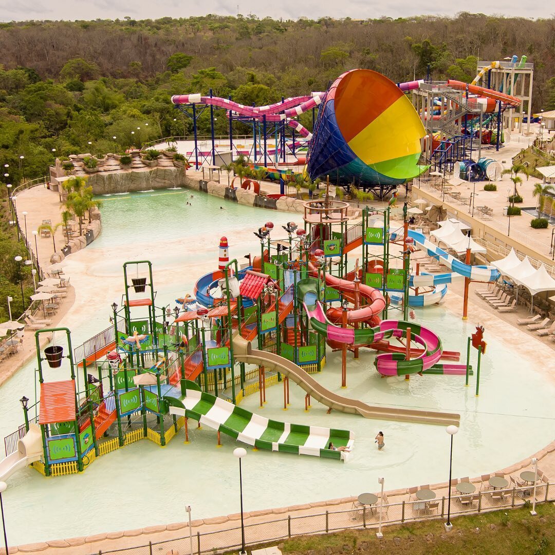 Veja seis parques aquáticos com day use em Minas para aproveitar o dia na  piscina!