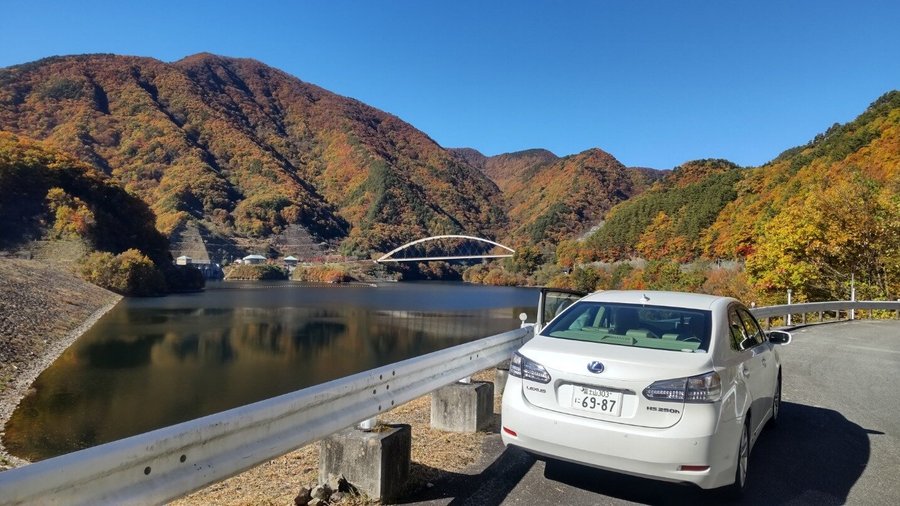 車を停め紅葉をみました。。。