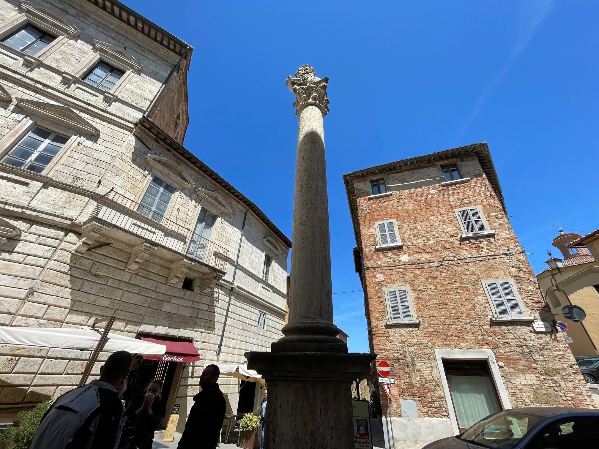 2022 Piazza Savonarola   If You Enter Montepulciano 