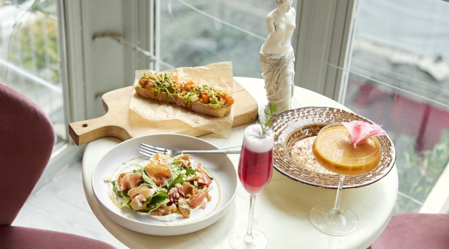 Dishes with cocktails
