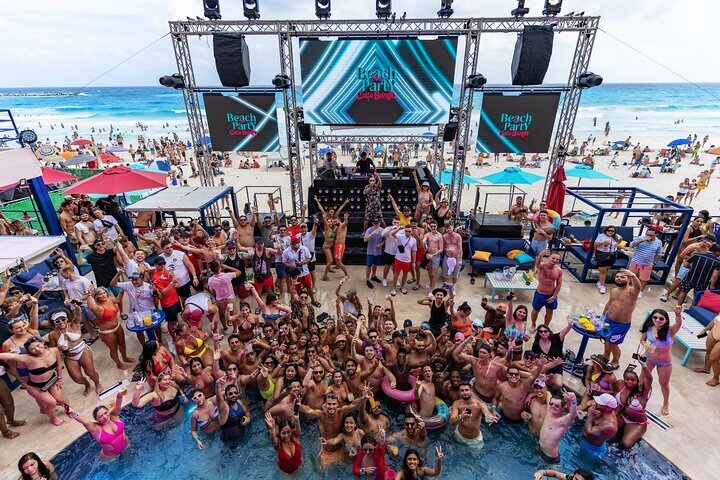 where to party in cancun