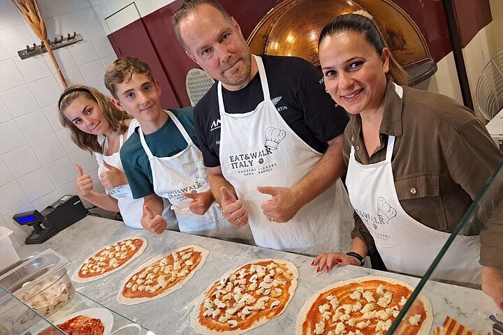 Uma aula de culinária de pizza em Roma: aproveite sua criação