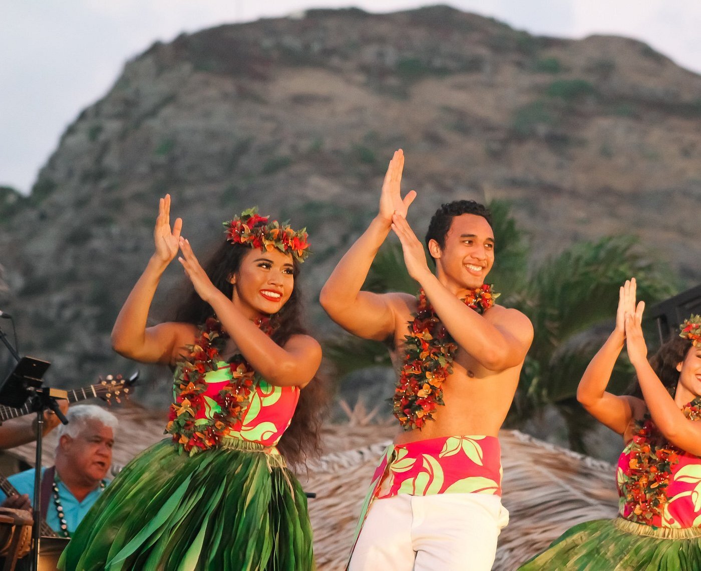 Aloha Kai Luau At Sea Life Park Waimanalo Lohnt Es Sich   Dancers And Hula 