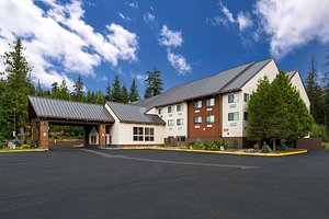 Best Western Mt. Hood Inn in Government Camp, image may contain: Neighborhood, Hotel, Suburb, City