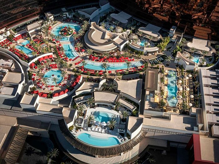 Explore the Unique Features of 6 of the Best Las Vegas Pools