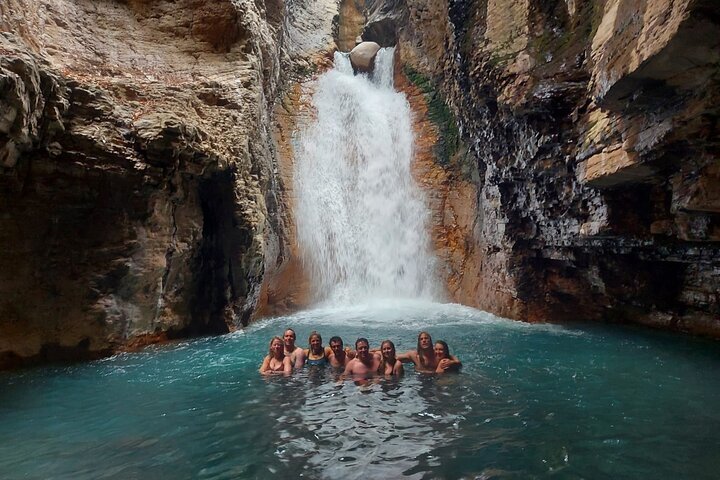 2024 (Curubande) La Leona waterfall adventure hike half day