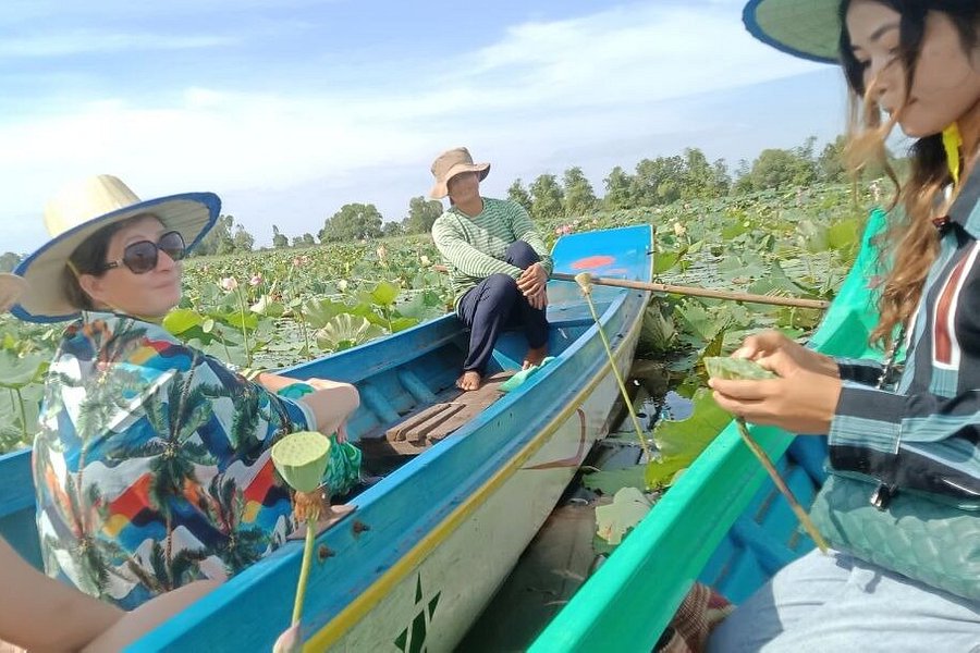 Unique Craft Classes and boat ride to the lotus fields image