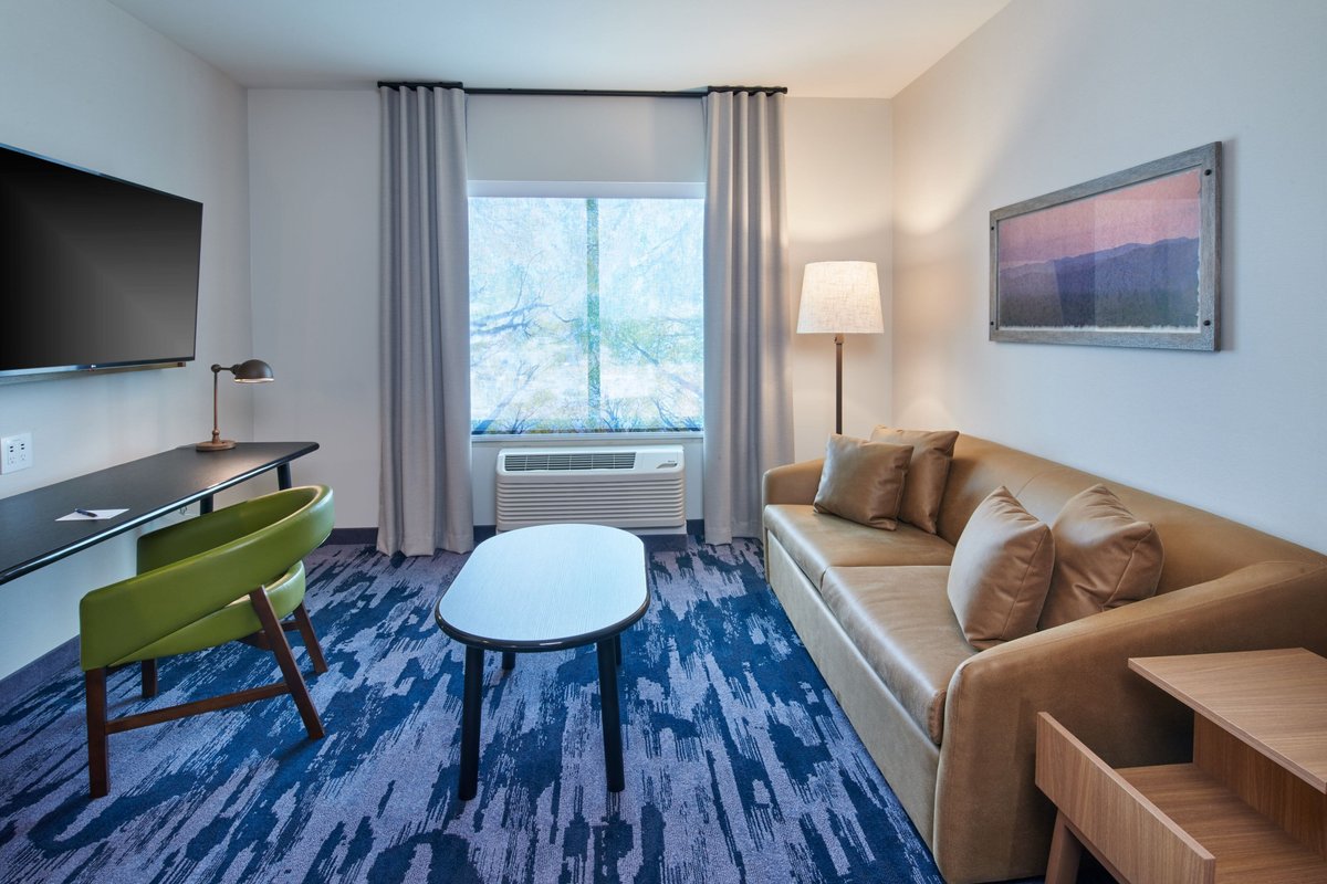 fairfield-inn-suites-by-marriott-chicago-o-hare-rooms-pictures