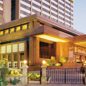 HLTTaj Lands End Exterior