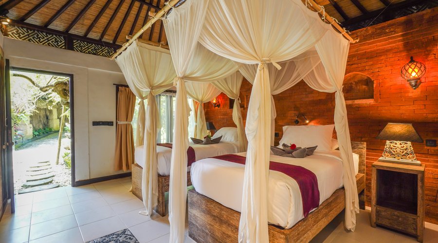 Garden Bedroom (2 Single Beds)