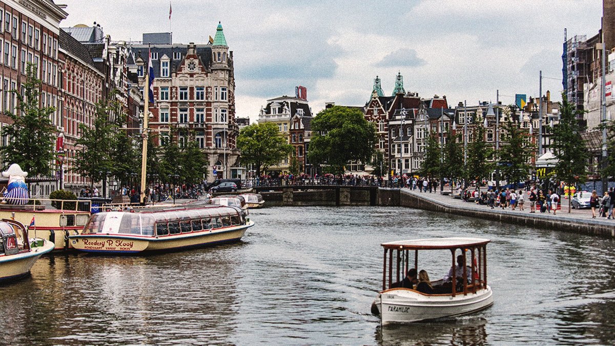 Explore Amsterdam Like a Local: Guided Tours for a Memorable Experience