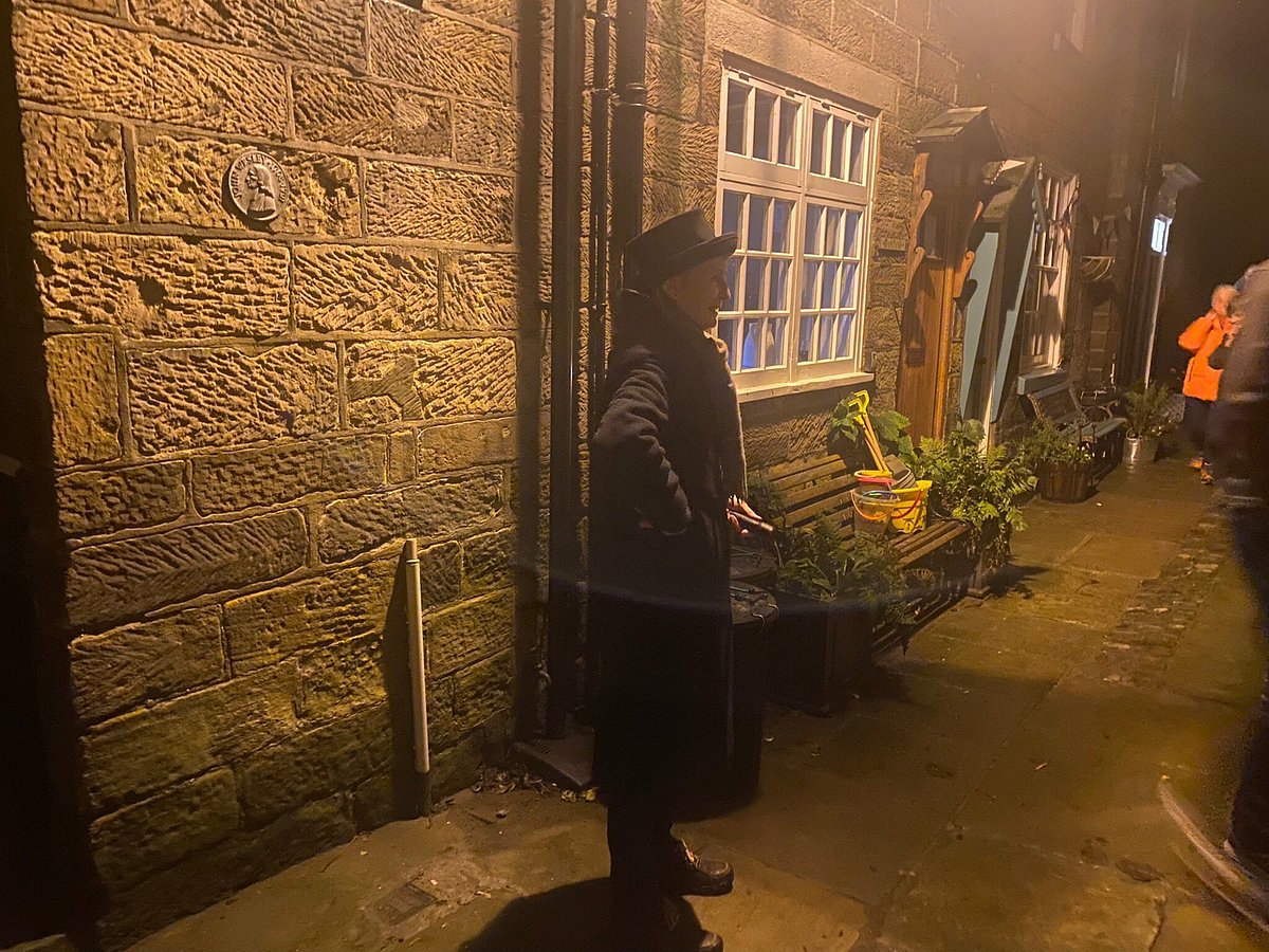 ghost tour robin hoods bay