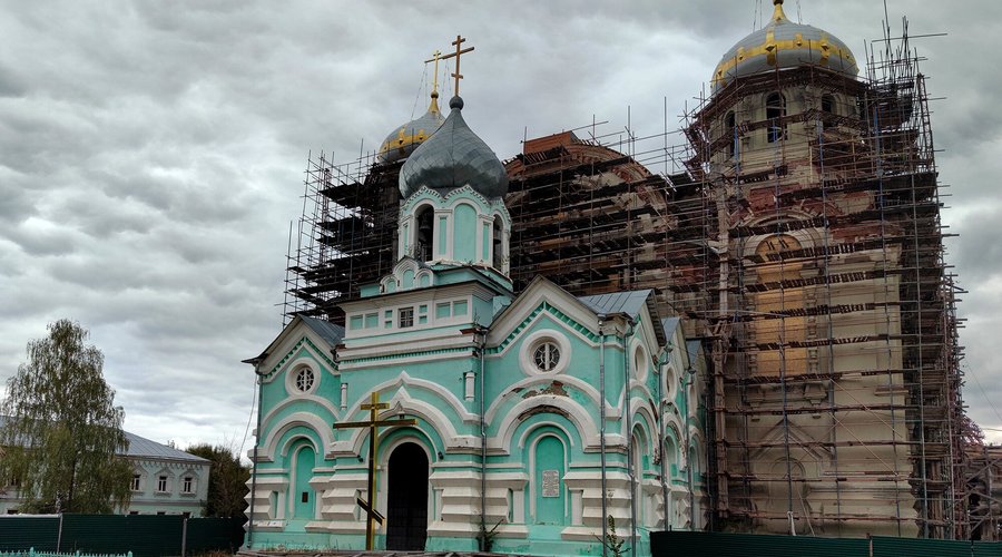 Восстанавливаемый Троицкий собор