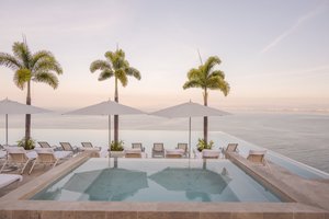 Piscina y playa