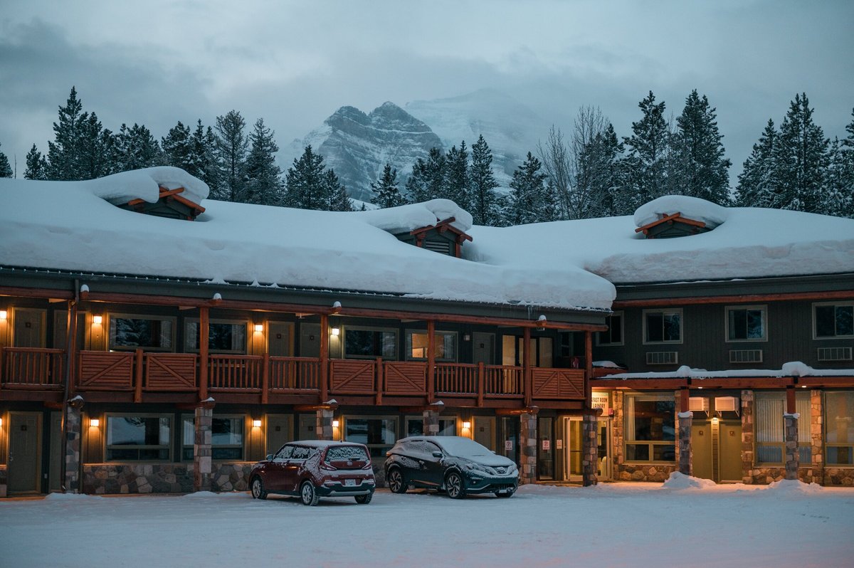 PARADISE LODGE & BUNGALOWS (LAGO LOUISE, CANADÁ): 547 fotos, comparação de  preços e 5 avaliações - Tripadvisor