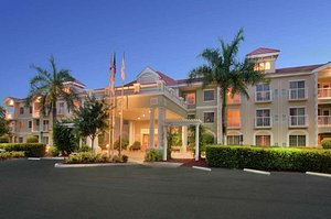 DoubleTree Suites by Hilton Hotel Naples in Naples