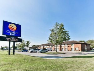 Comfort Inn Chatham in Chatham, image may contain: Advertisement, Hotel, Inn, Car
